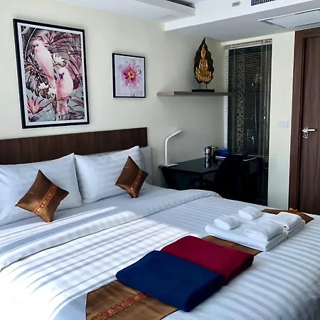 Luxury Business Suits In Grand Avenue By Pattaya City Estates Exterior photo