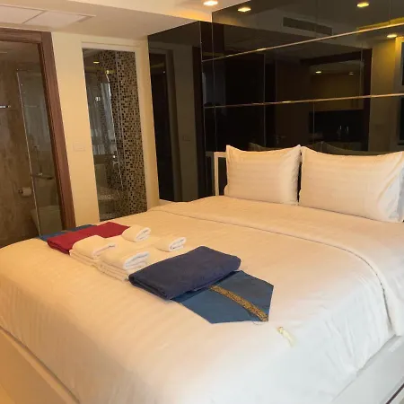 Luxury Business Suits In Grand Avenue By Pattaya City Estates Exterior photo