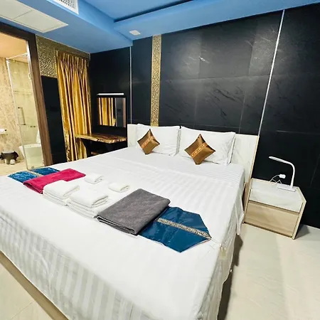 Luxury Business Suits In Grand Avenue By Pattaya City Estates Exterior photo