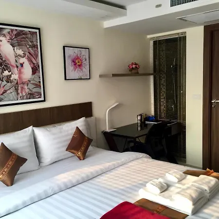 Luxury Business Suits In Grand Avenue By Pattaya City Estates Exterior photo