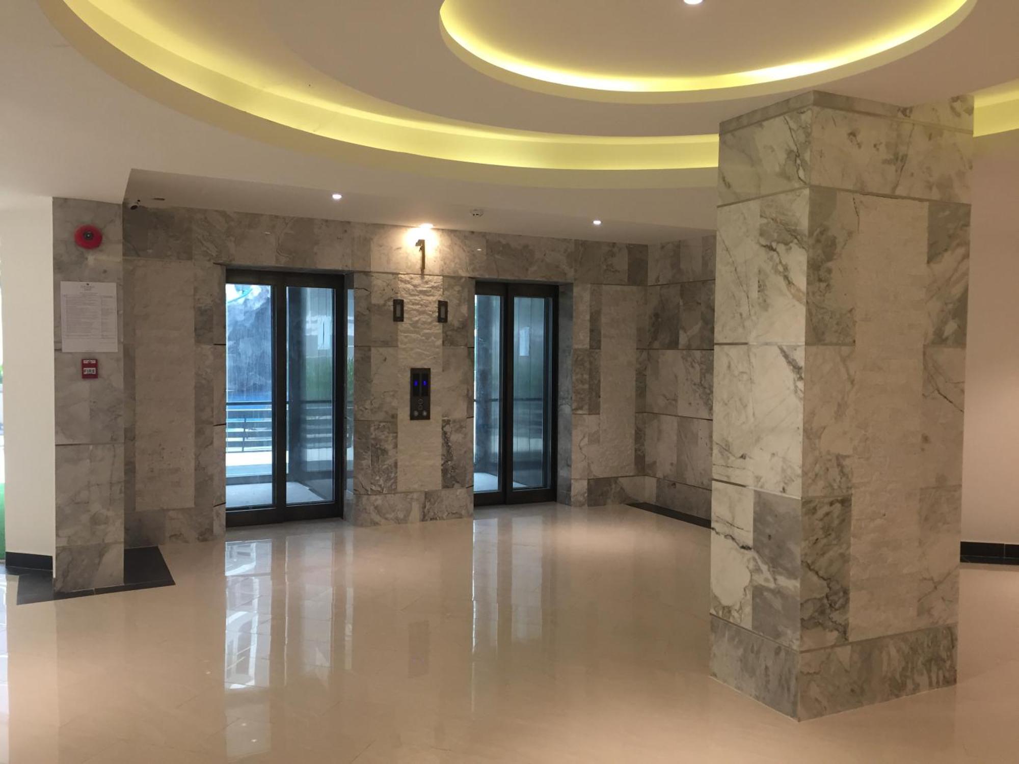 Appartement Luxury Business Suits In Grand Avenue By Estates *