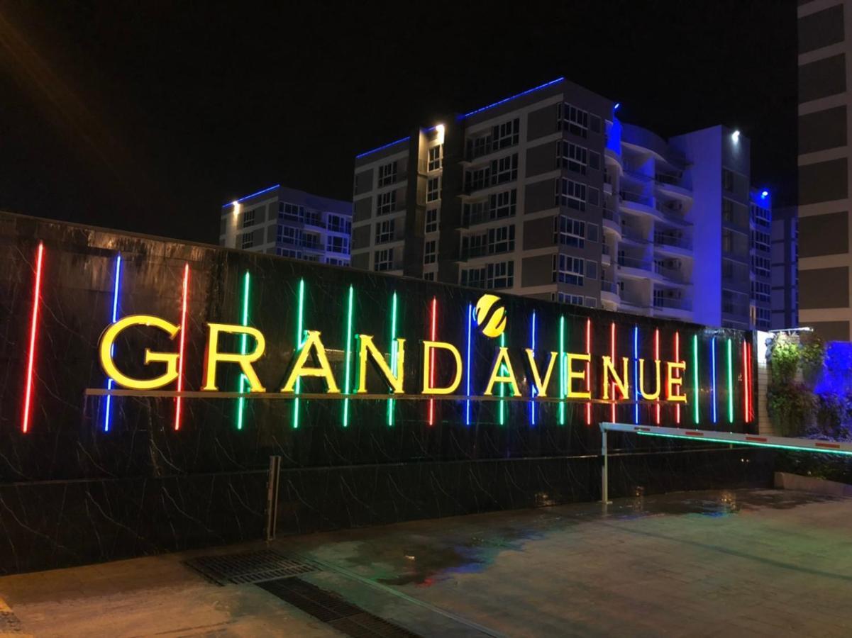อพาร์ทเม้น Luxury Business Suits In Grand Avenue By Estates Pattaya
