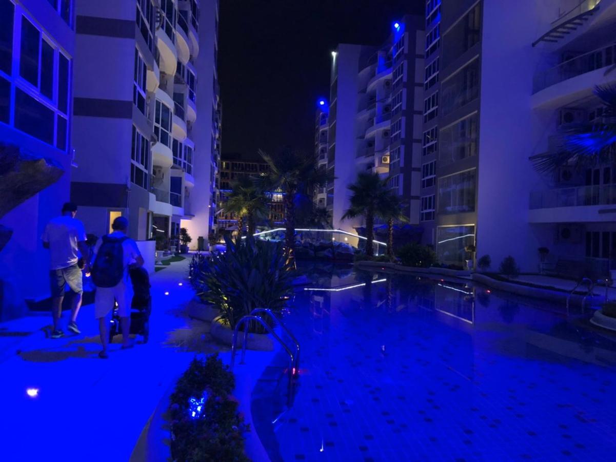 อพาร์ทเม้น Luxury Business Suits In Grand Avenue By Estates Pattaya